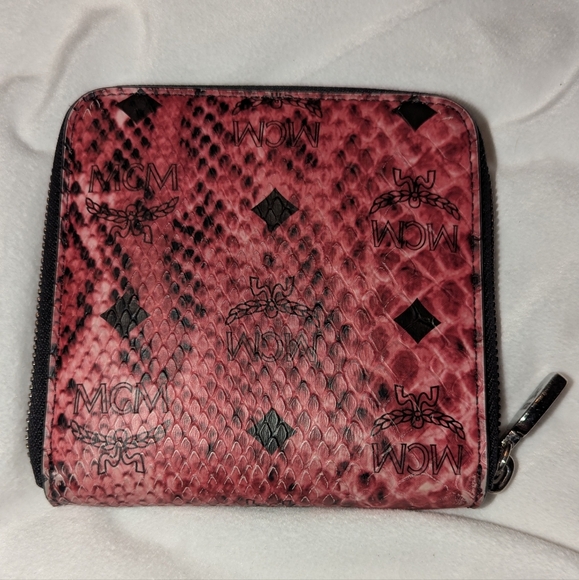 MCM Armour Visetos Studded Python Print Zip Around Small Wallet Red Black VGUC - Picture 2 of 11